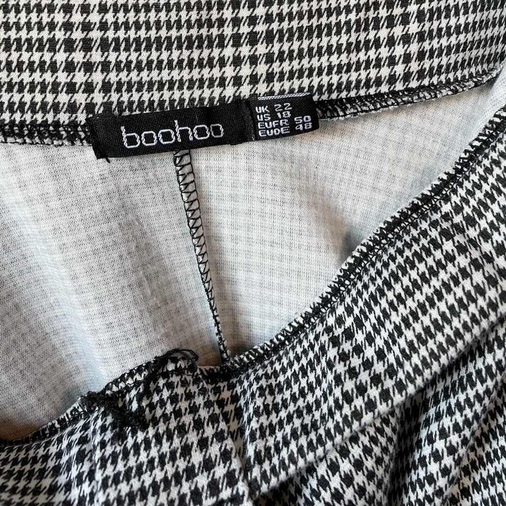 Patterned Skirt - Picture 3 of 3